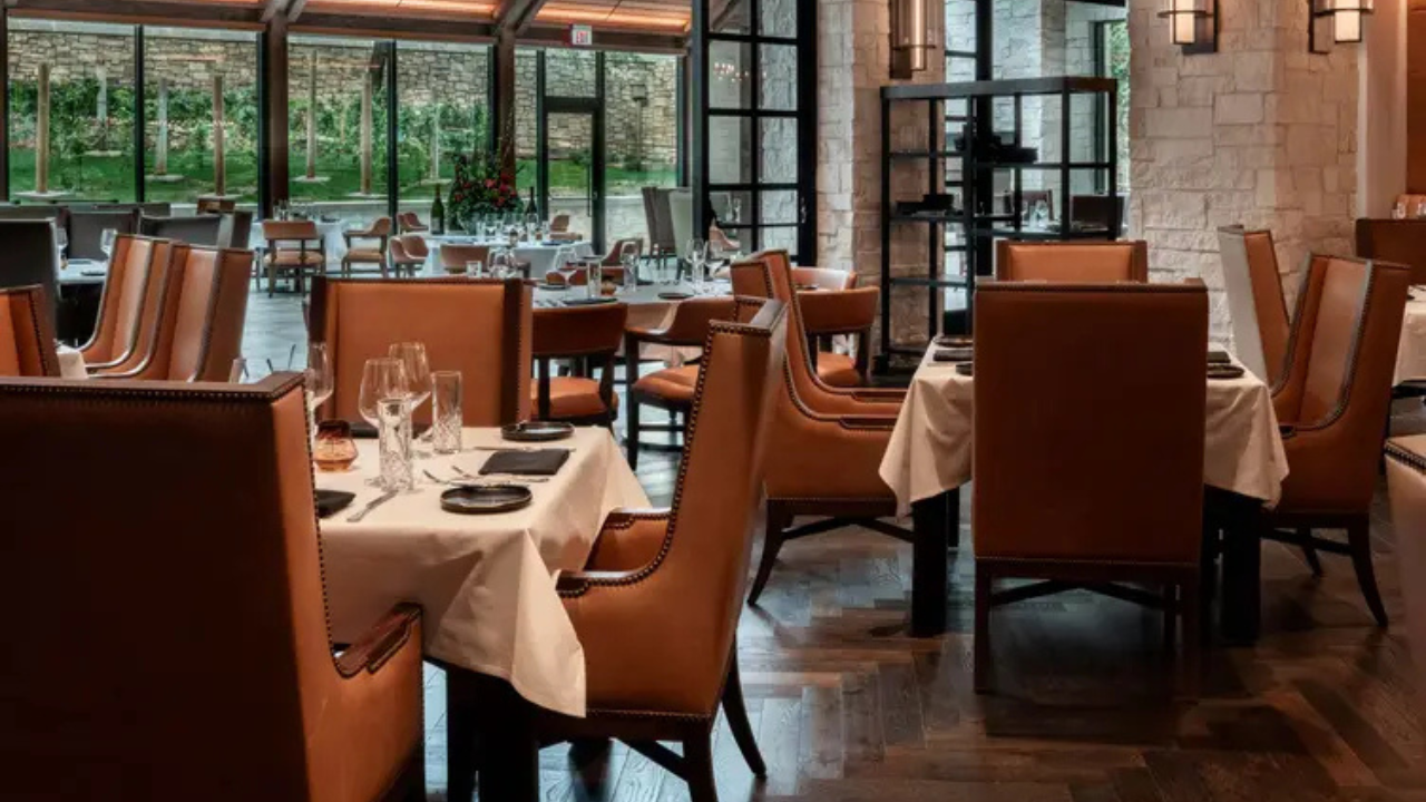 A beautiful restaurant with delicious food A beautiful restaurant with delicious food